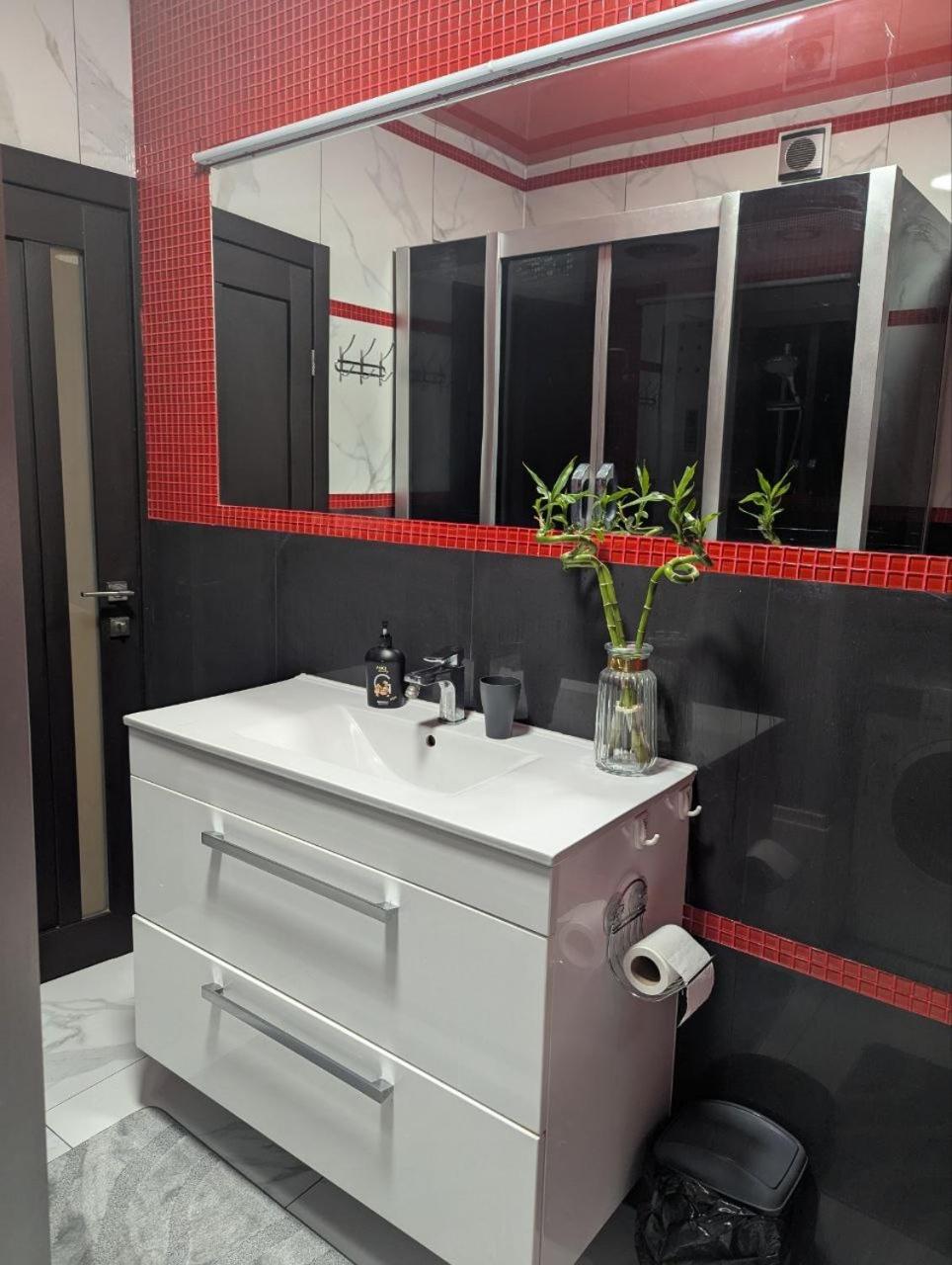 2-Кім Новобудова, Центр, Провулок Лапушкіна , 9 Apartment Khmelʼnytsʼkyy Екстериор снимка